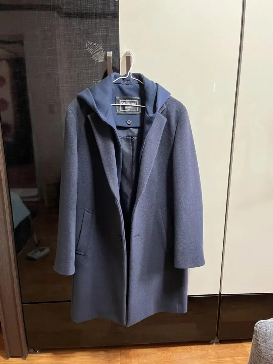 Lenoma coat 95 almost new