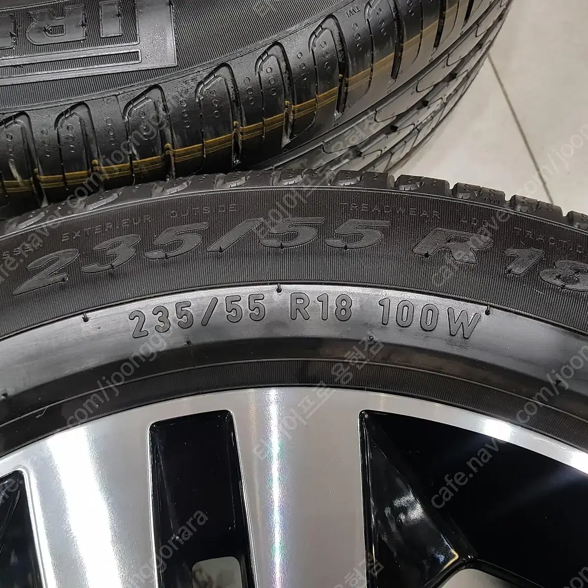 18인치 GLB220 순정 휠 피렐리 235/55R18 타이어세트 팝니다