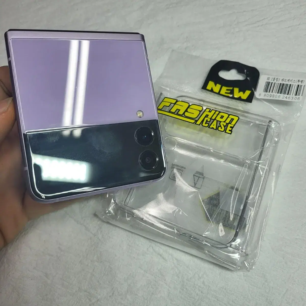 Galaxy Z Flip 3 Purple [AAA grade] Case included [Quick sale]