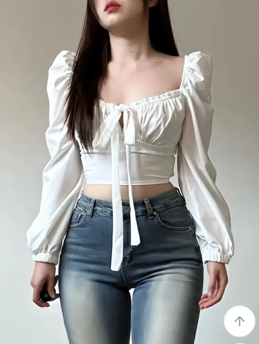 Wavy-edged blouse