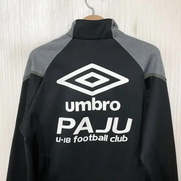 엄브로(umbro) 파주U-18 선수지급 트랙탑/자켓 100