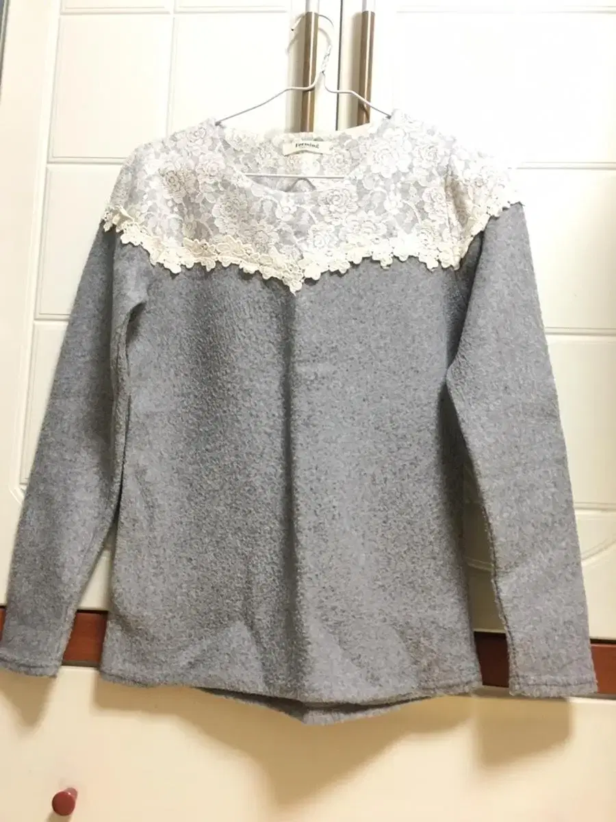 Layered Gray Long Sleeve Knit Tee [F]