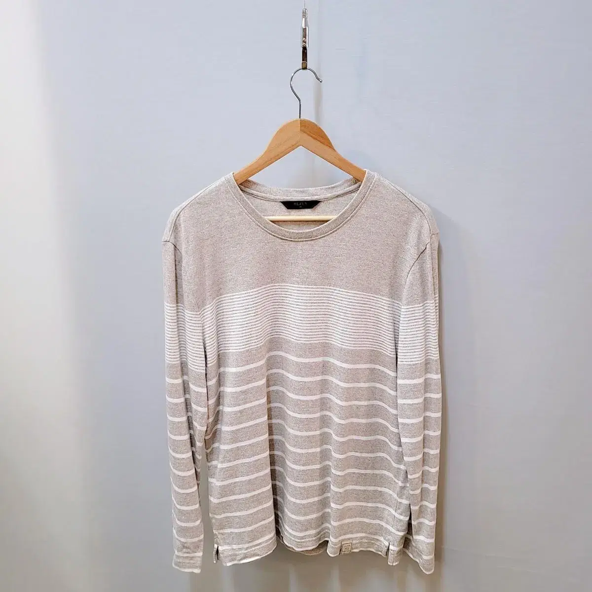 100) Allgen Striped Knit T-Shirt (Condition Good)