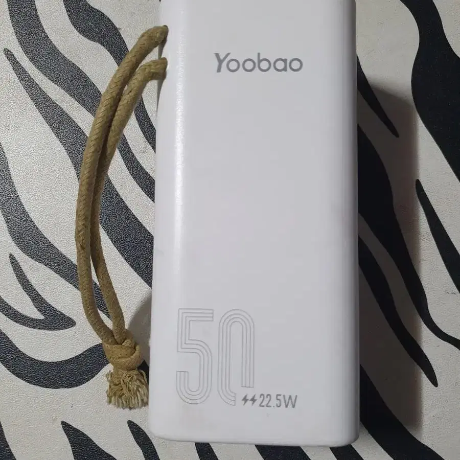 Yoobao 대용량 보조배터리 고속충전기 50000mAh  PD22,5W