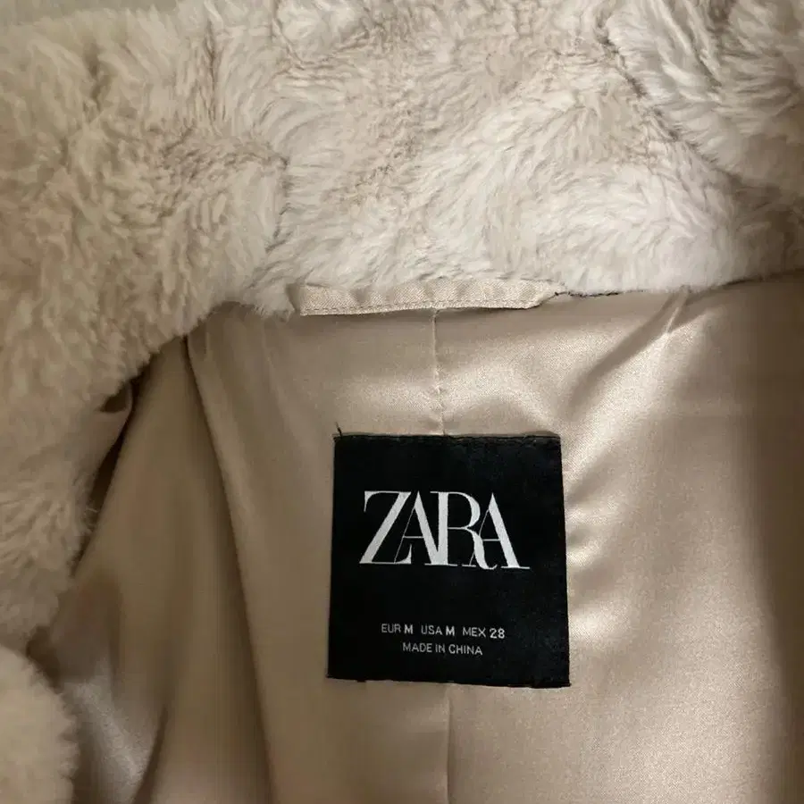 자라 zara 퍼 패딩 점퍼 하이넥