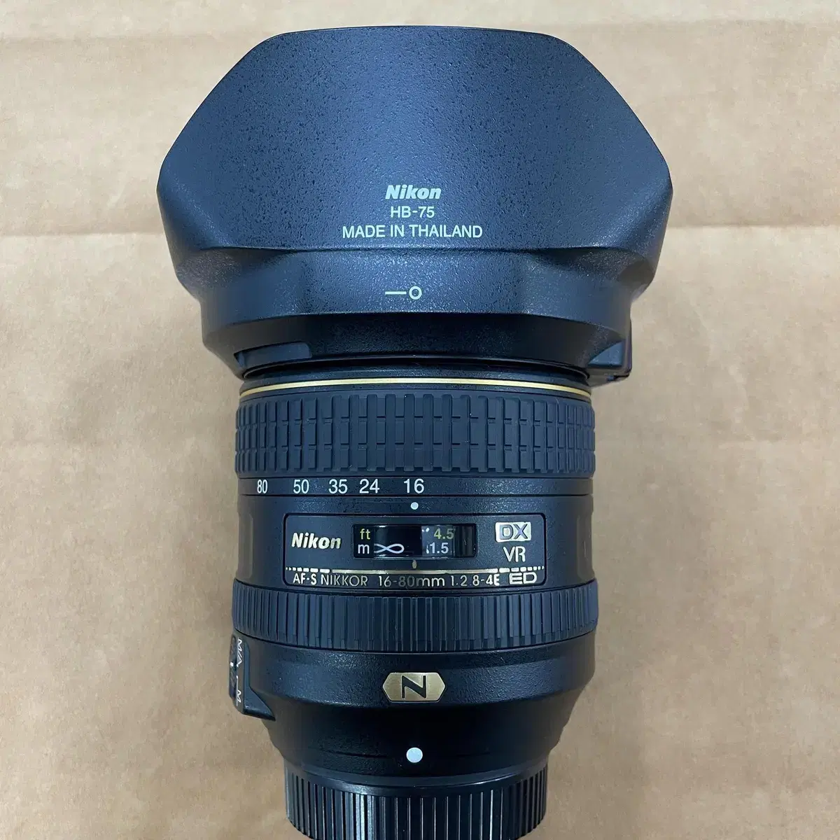 니콘 AF-S 16-80mm, 105mm VR