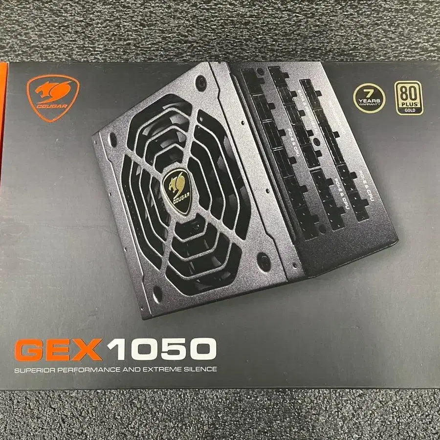 쿠거 1050w 풀모듈러 (신품급)