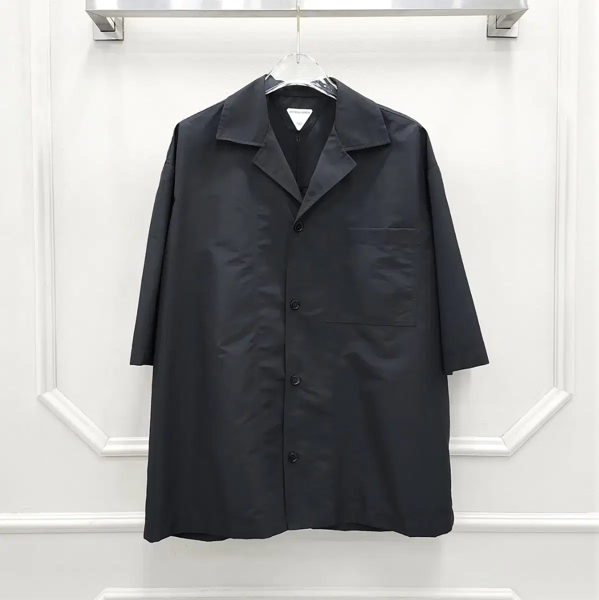 50 / Bottega Veneta Black Technical Nylon Short Sleeve Shirt