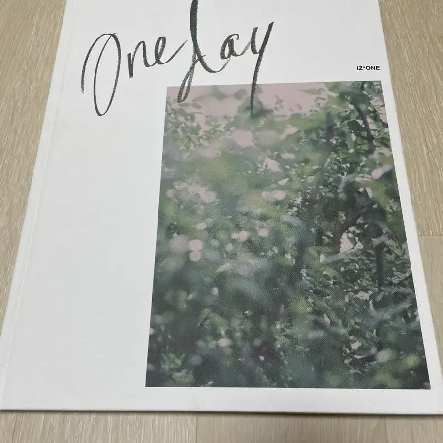 아이즈원 One day 포토북