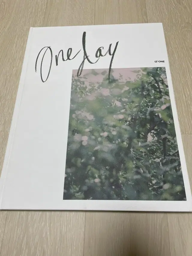 아이즈원 One day 포토북