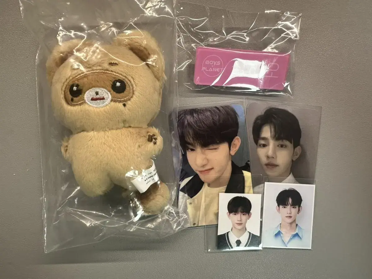 (bulk only)zb1 zb1 zerobaseone zhang hao unofficial goods 뽀솜마을 아크릴명찰 그린님증사