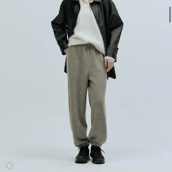 [shop letter]Boucle jogger pants