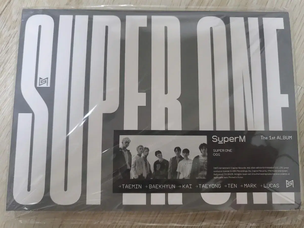 (Unsealed) Super M Postcard Book Set