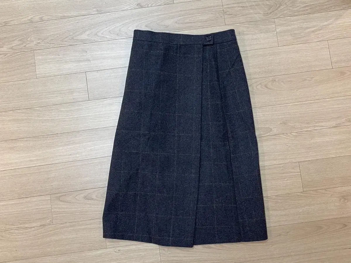 Statement check wrap wool skirt S