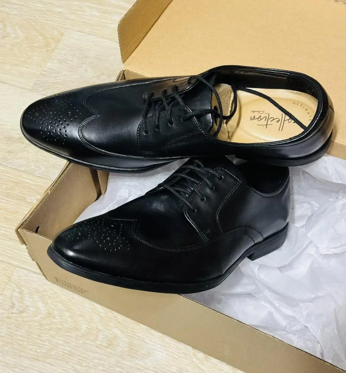 Clarks Genuine Leather Dress Shoes (New)