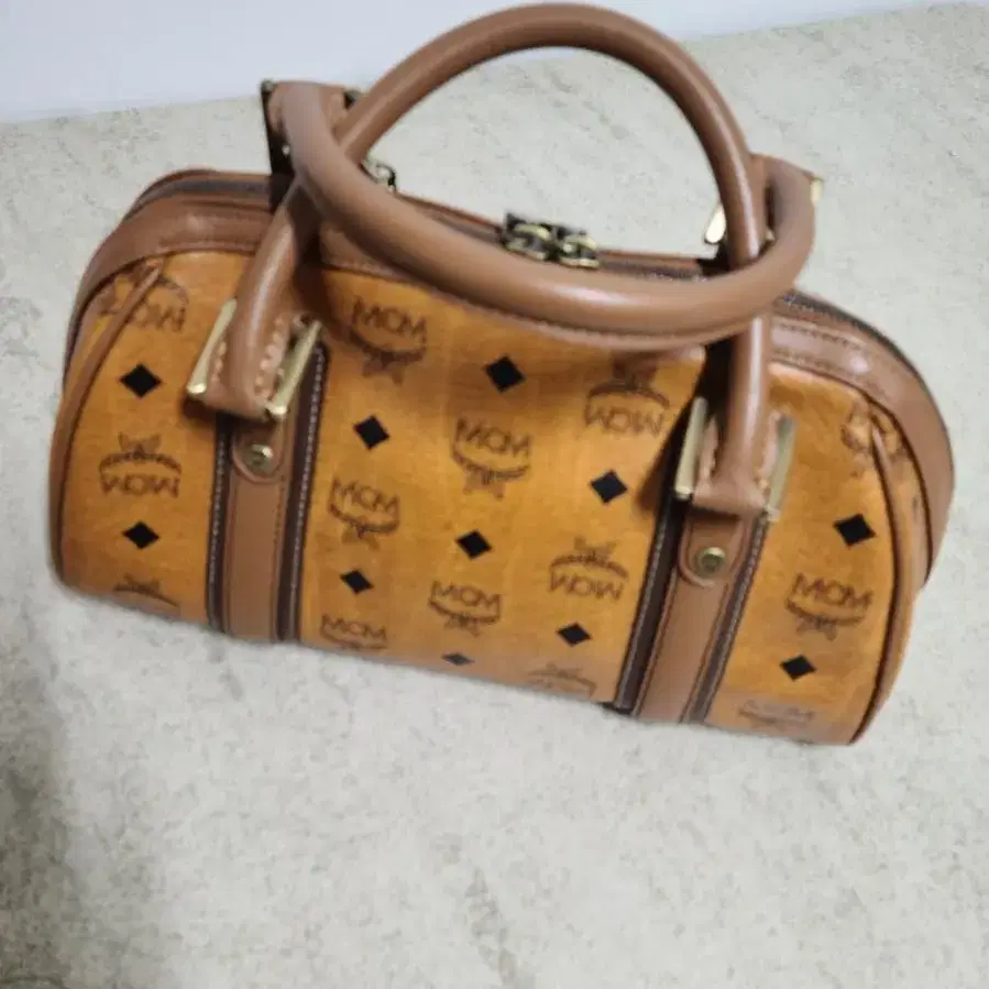 Sale 정품 MCM 비세토스 토트백 ㅡ스몰사이즈