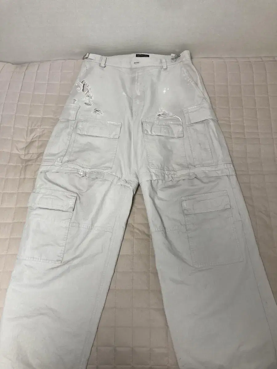 [S] 23SS Balenciaga Ripstop Destroyed Cargo Pants Ivory Jean