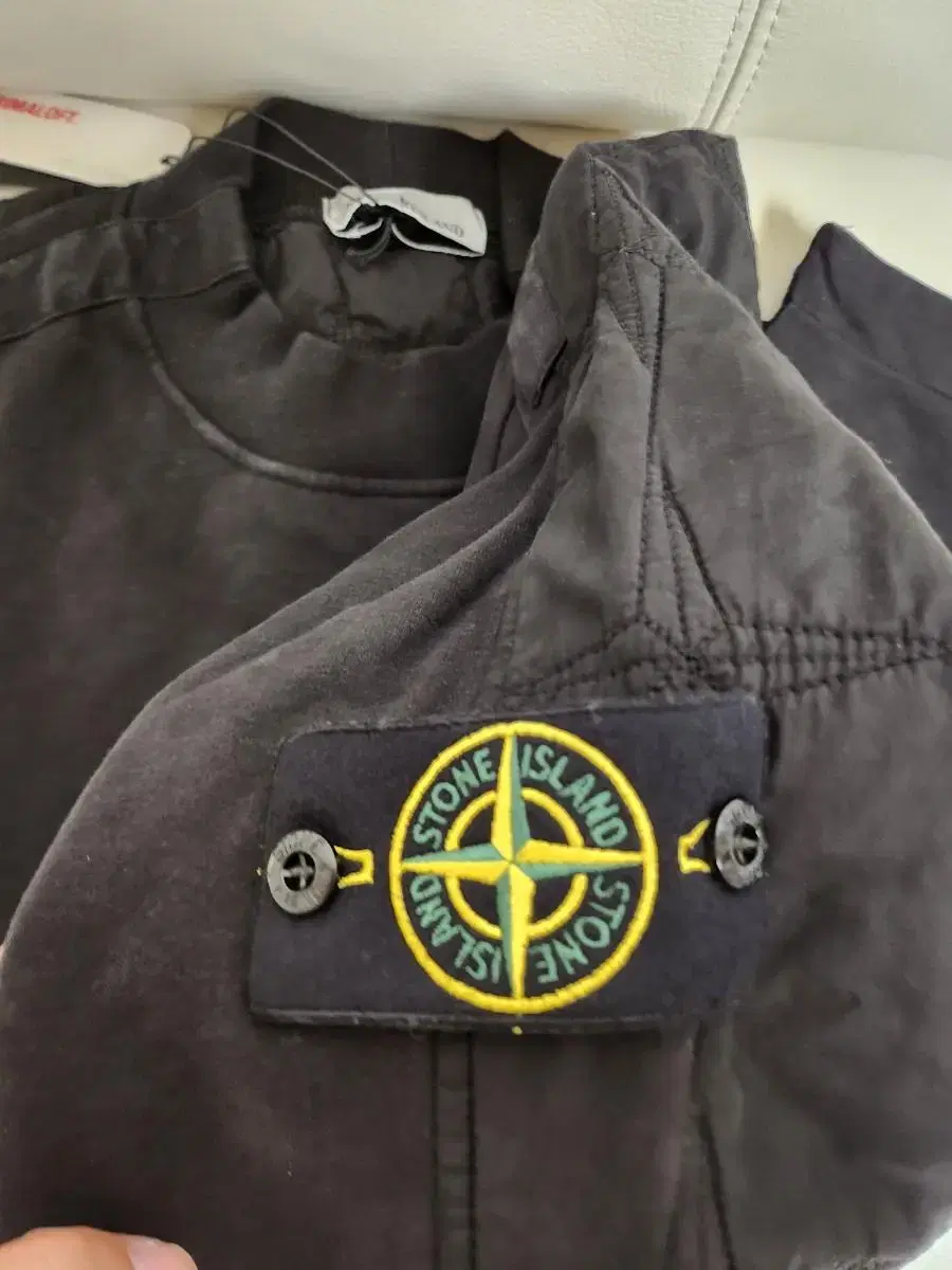 (NEW) Stone Island Man to Man 105