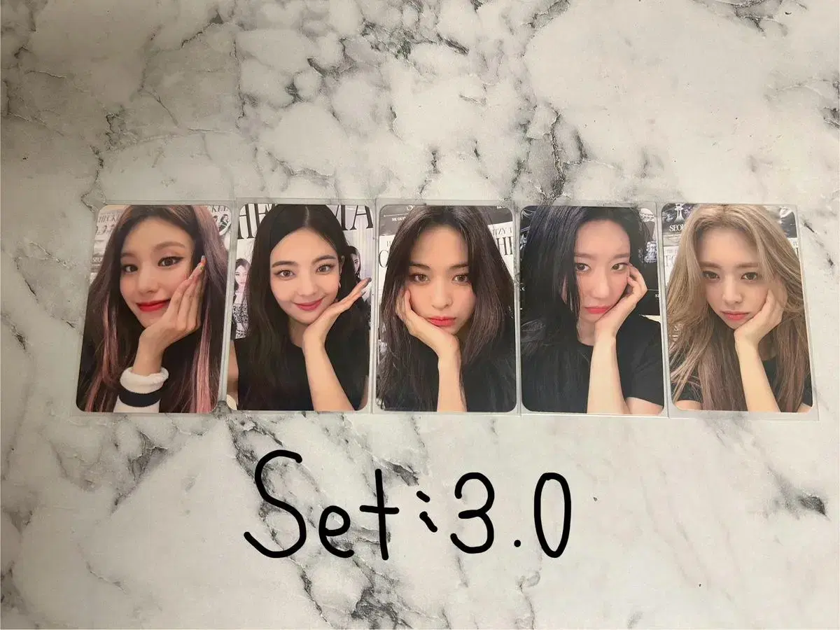 Itzy Sneakers soundwave 3rd Entrant unreleased photocard Sells