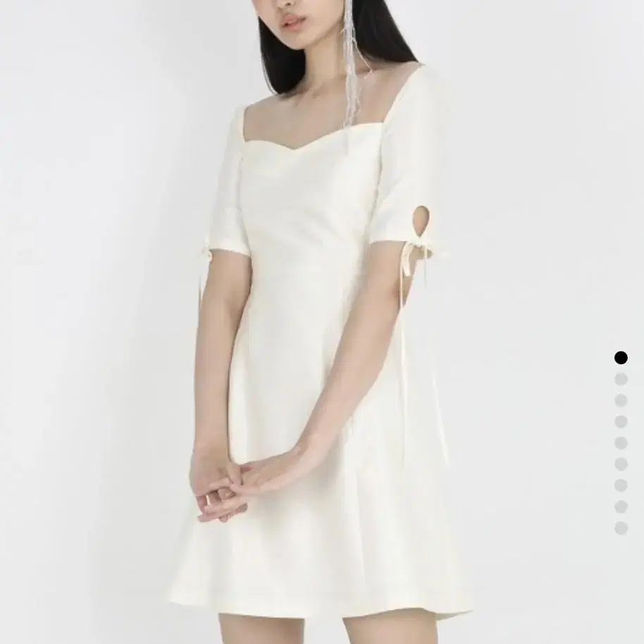 파트 오브 유니버스 Dress cream