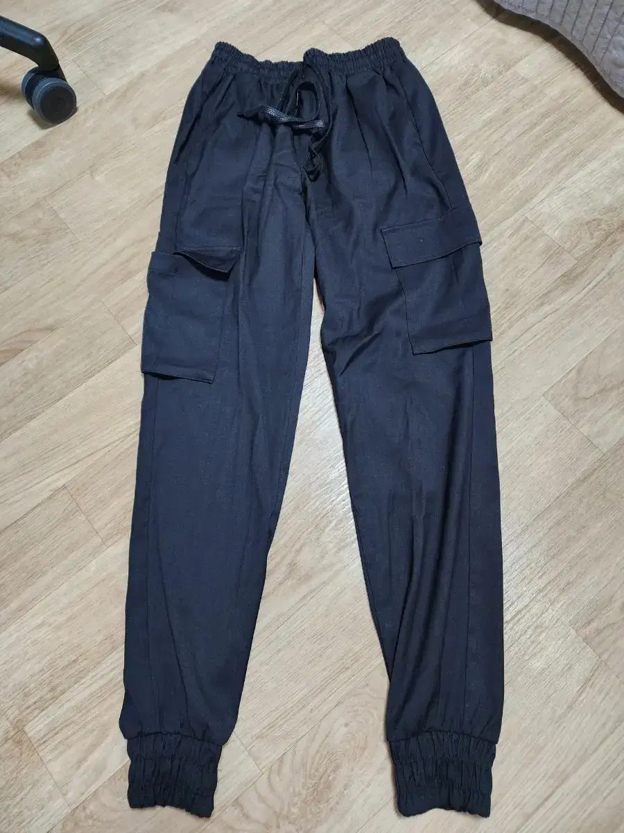 Sevilla Cargo Jogger Pants 28 Size 1 tried on1 times