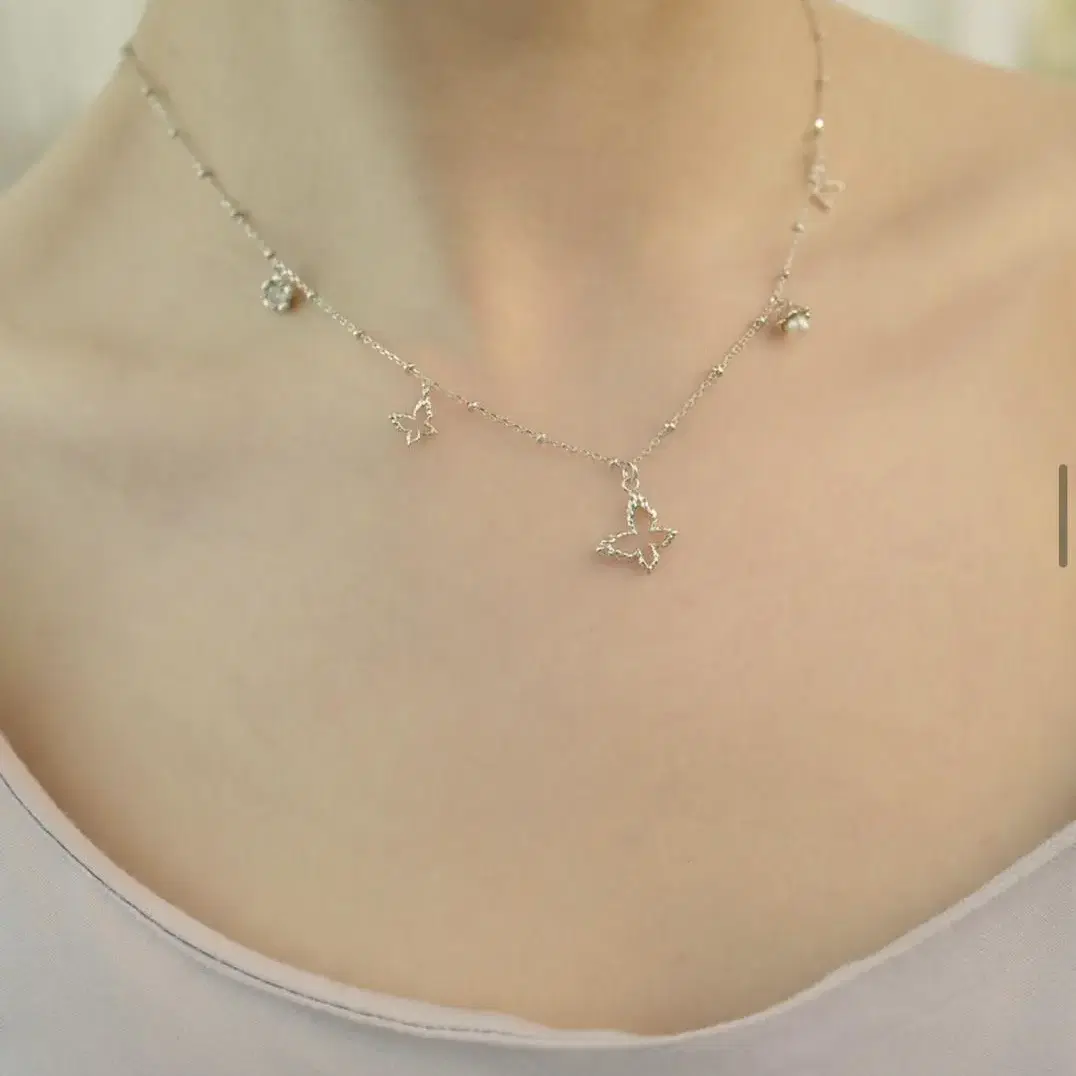 피오레 tinkle fleur wing necklace