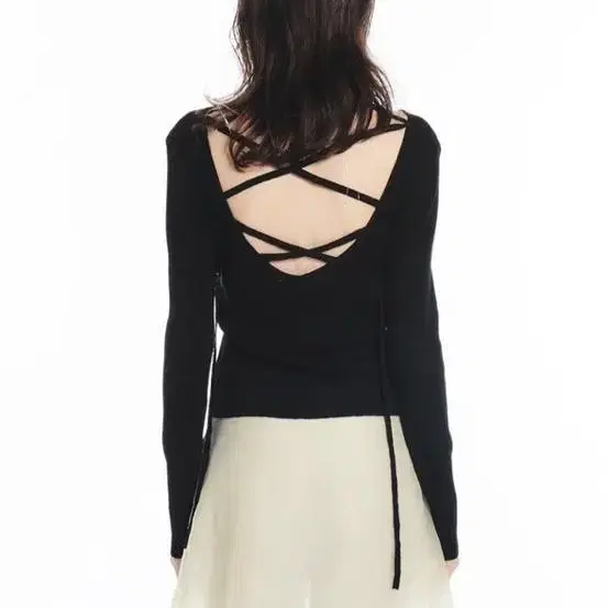 세릭 블랙 니트 OPEN BACK STRING KNIT