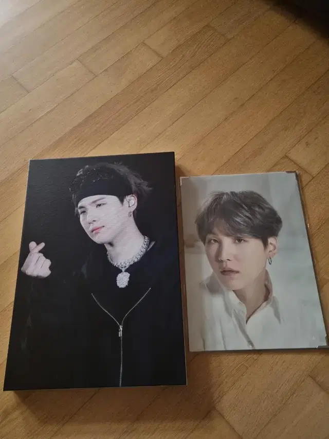 방탄 윤기 액자. 프리미엄 포토 양도. bts suga.