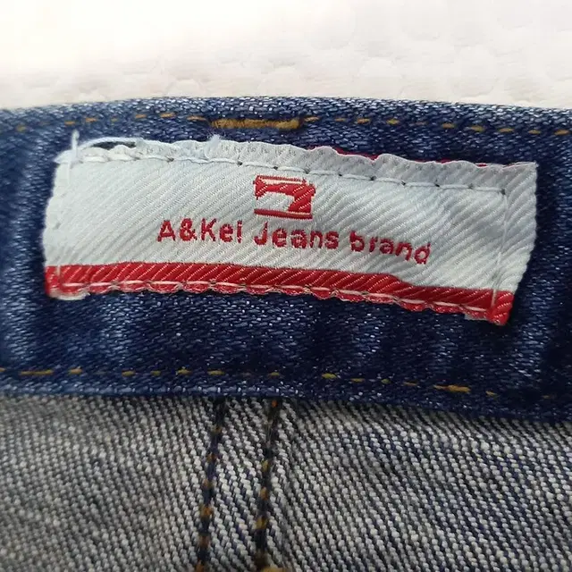 A&KEI JEANS 여 스컬프린팅 데님팬츠 진청28 (HU17808)