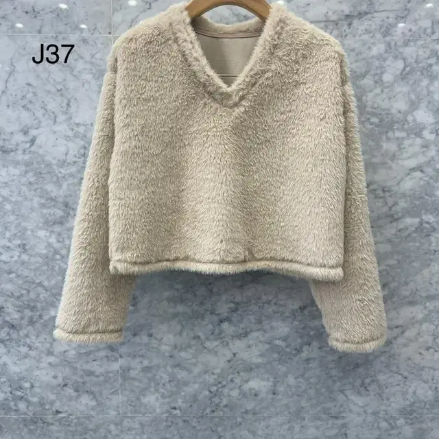 js뉴욕스타일신상 2023 F/w 페이크퍼 긴팔티(티는에눌없습니다)