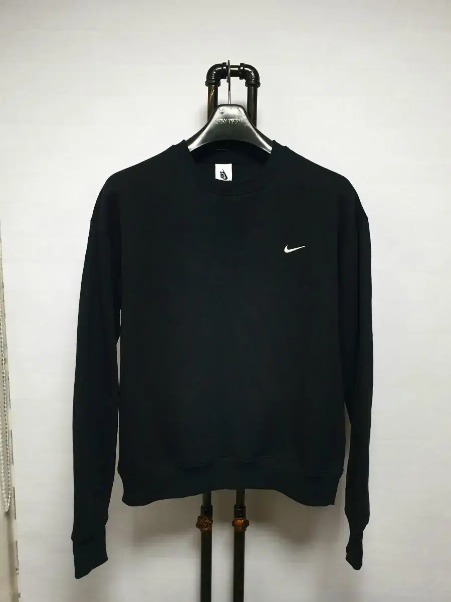 Men105 Nike Kimono Top