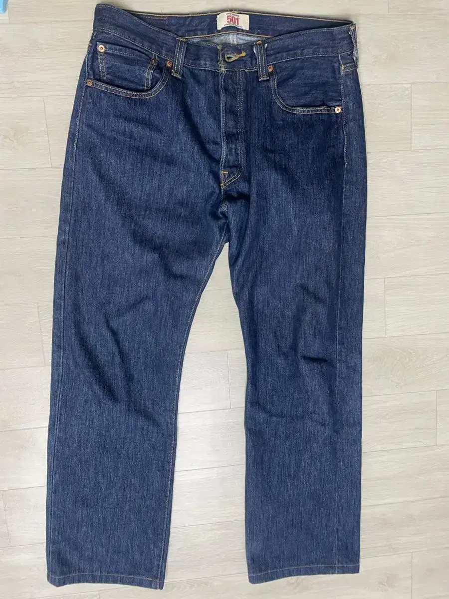 Levi's 501 sells