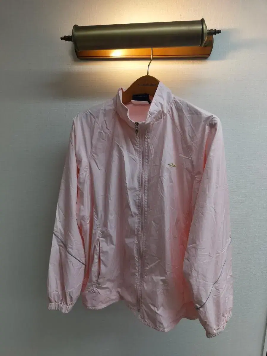 XL)UMBRO Pink Windbreaker