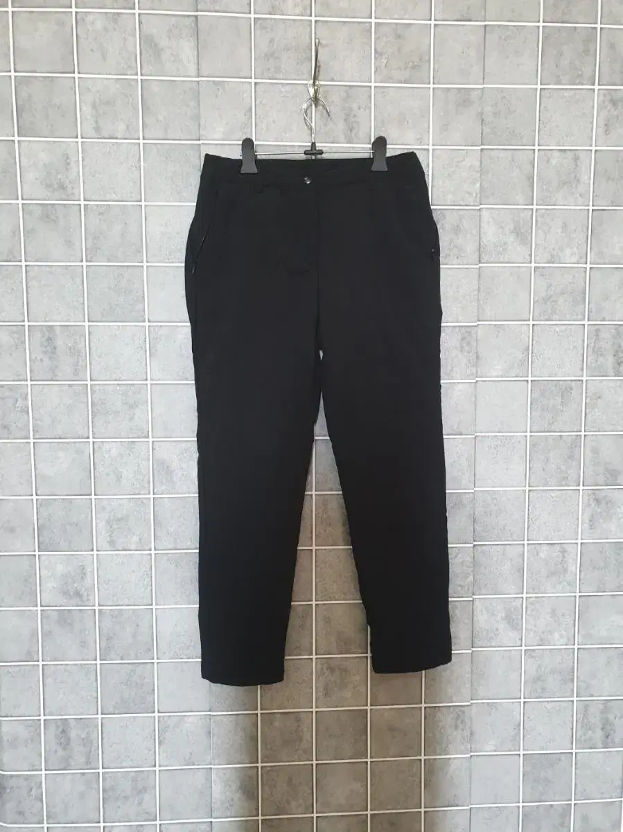 A238Black Cap Pants