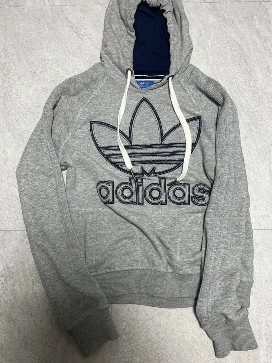 Vintage adidas hoodie