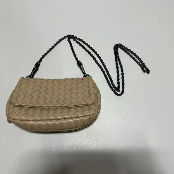 BOTTEGA VENETA 보테가 베네타 인트레치아토 나파 체인 크로스백