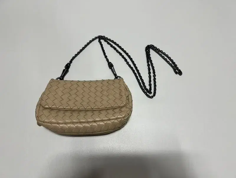 BOTTEGA VENETA 보테가 베네타 인트레치아토 나파 체인 크로스백