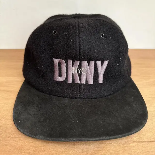 1990s DKNY 울 스냅백