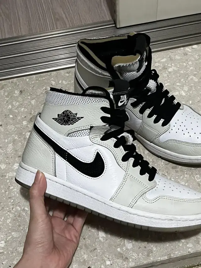 (W) Jordan 1 Zoom Air CMFT Light Bone