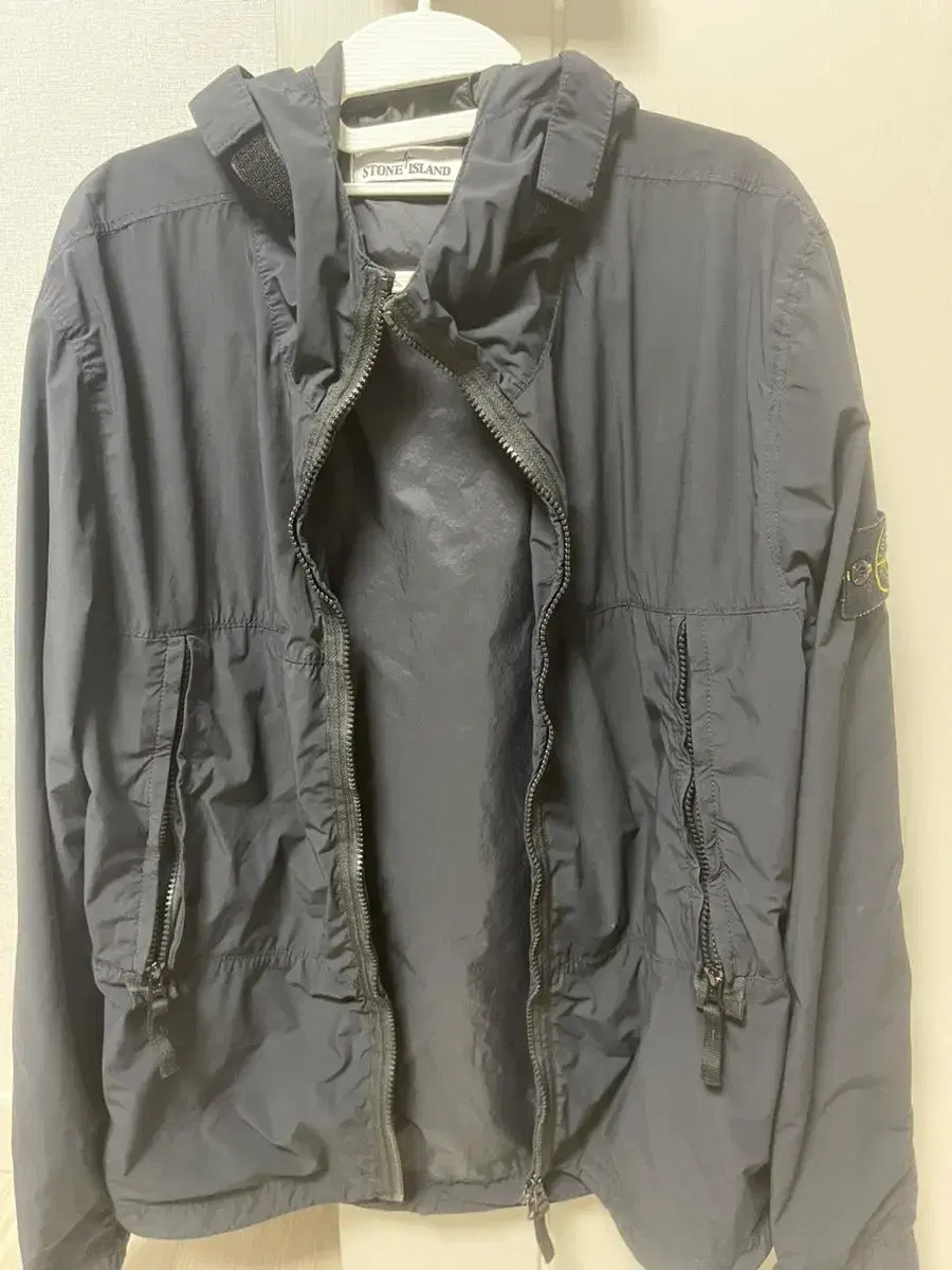 Stone IslandWindbreak