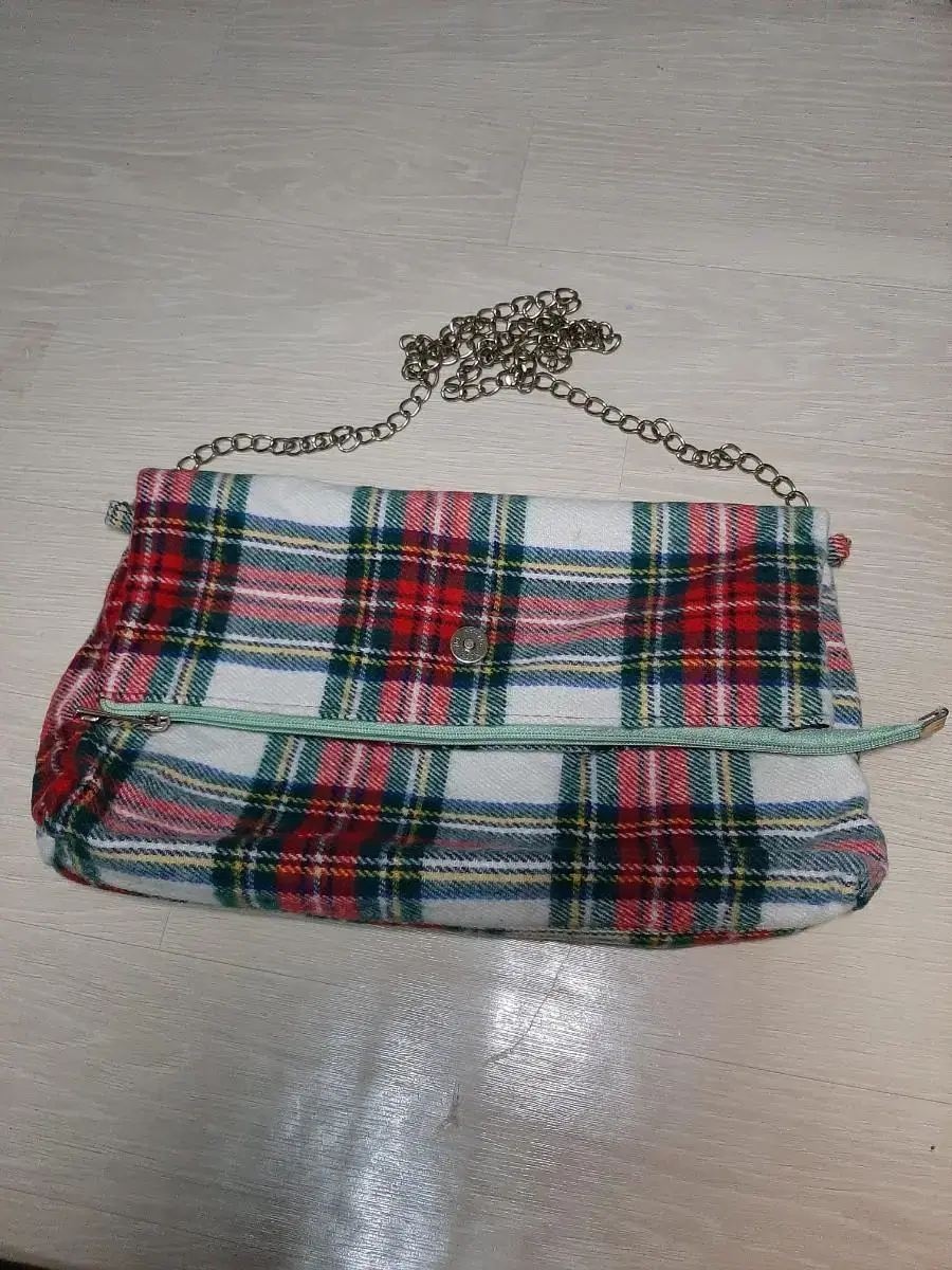 Checkered chain crossbody bag