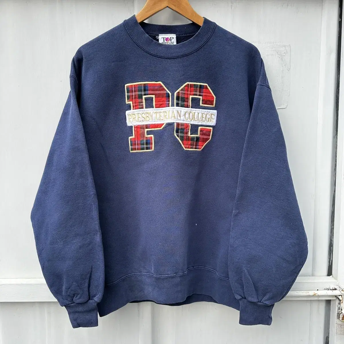 [L] Top Threds navy sweatshirt USA made