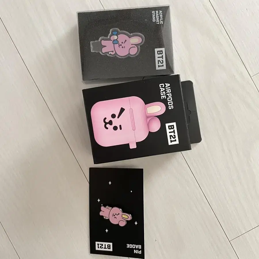 bt21 쿠키 세트 , 뱃지 아크릴 스탠드 에어팟케이스