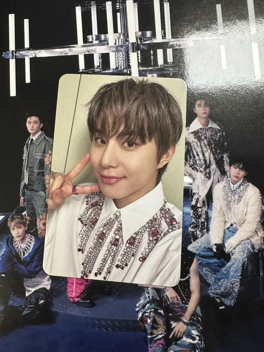 Chandelier jungwoo Factcheck NCT127 photocard WTS