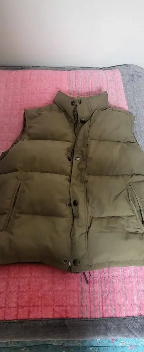 Gucci Double-sided padded vest, size 48