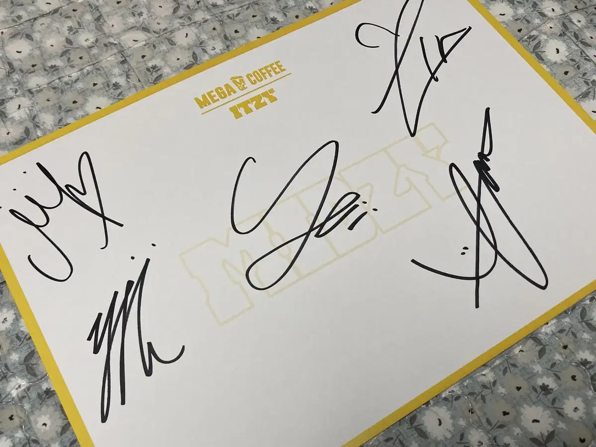 MegaCoffee Event itzy ITZY Members Signatures