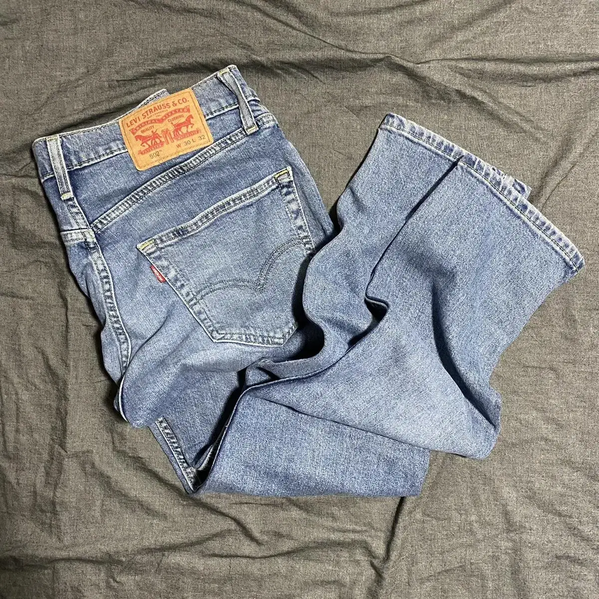 LEVIS 502 Pants Sz 30X32