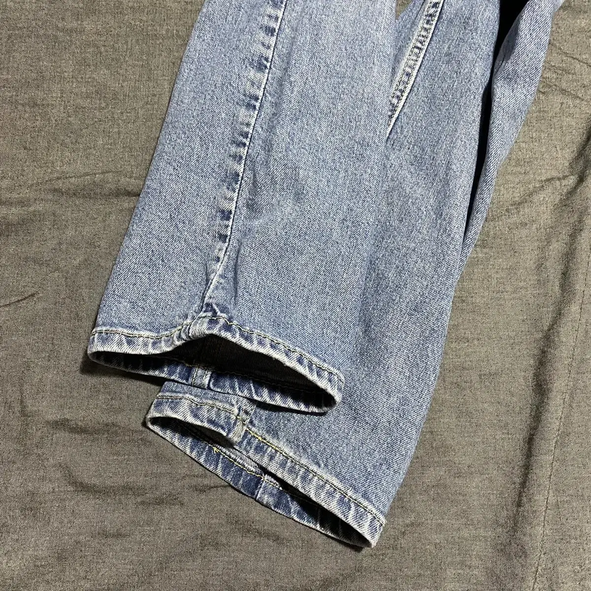 LEVIS 502 Pants Sz 30X32