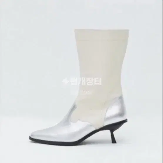 suede middle boots in grey 마뗑킴 부츠 새제품