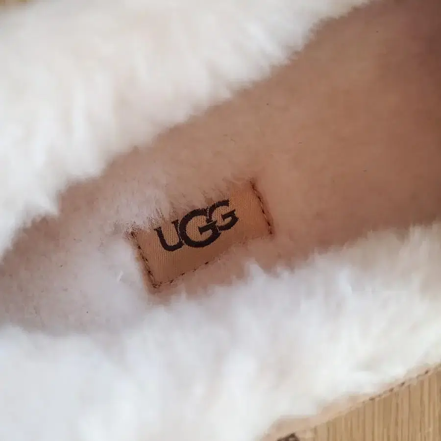 UGG 스웨이드 양털 스니커즈 (빅사이즈!)